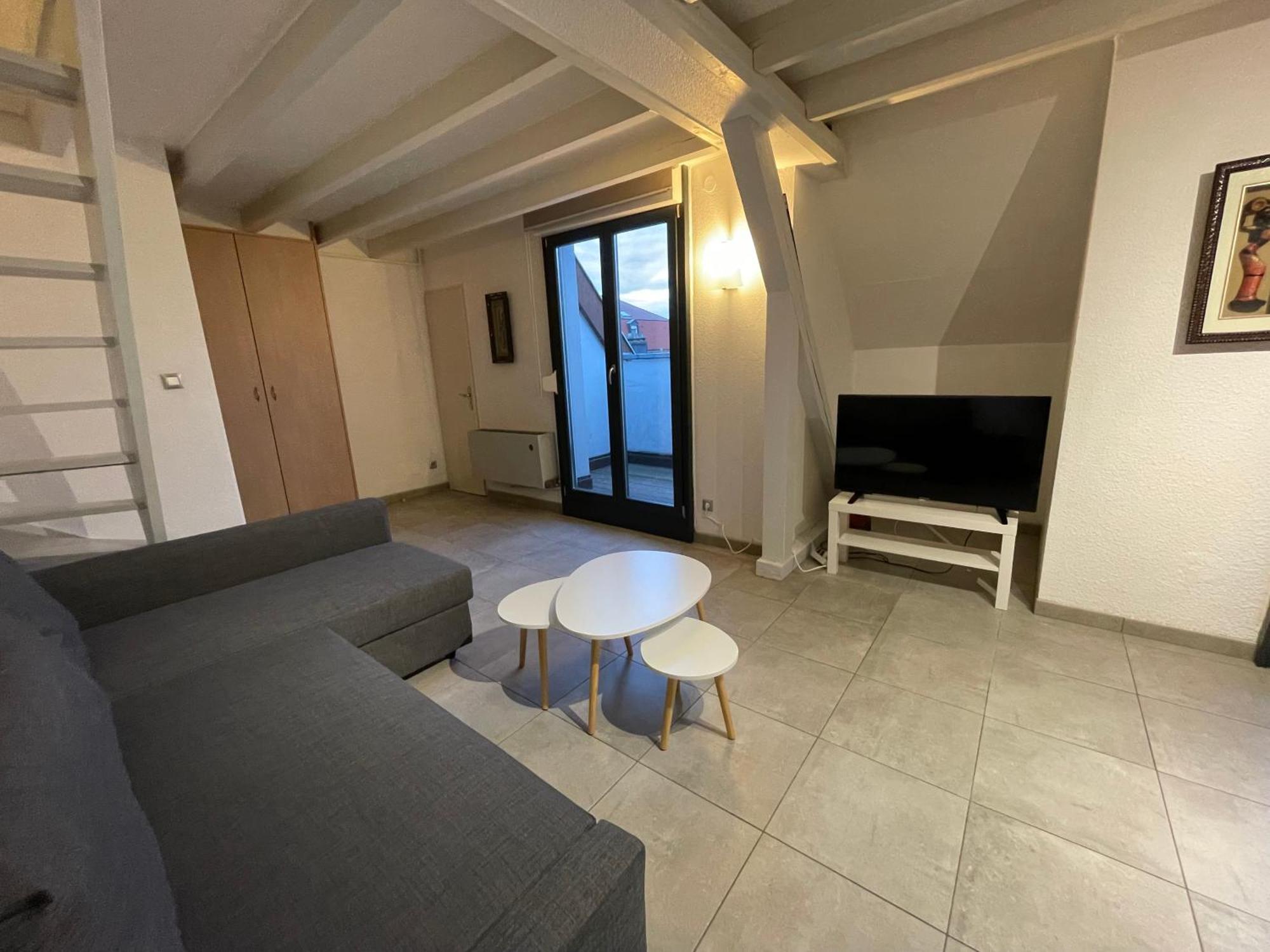 Fathala - Appartement Lumineux En Dernier Etage - Face A La Gare Routiere ซาร์บูร์ก ภายนอก รูปภาพ
