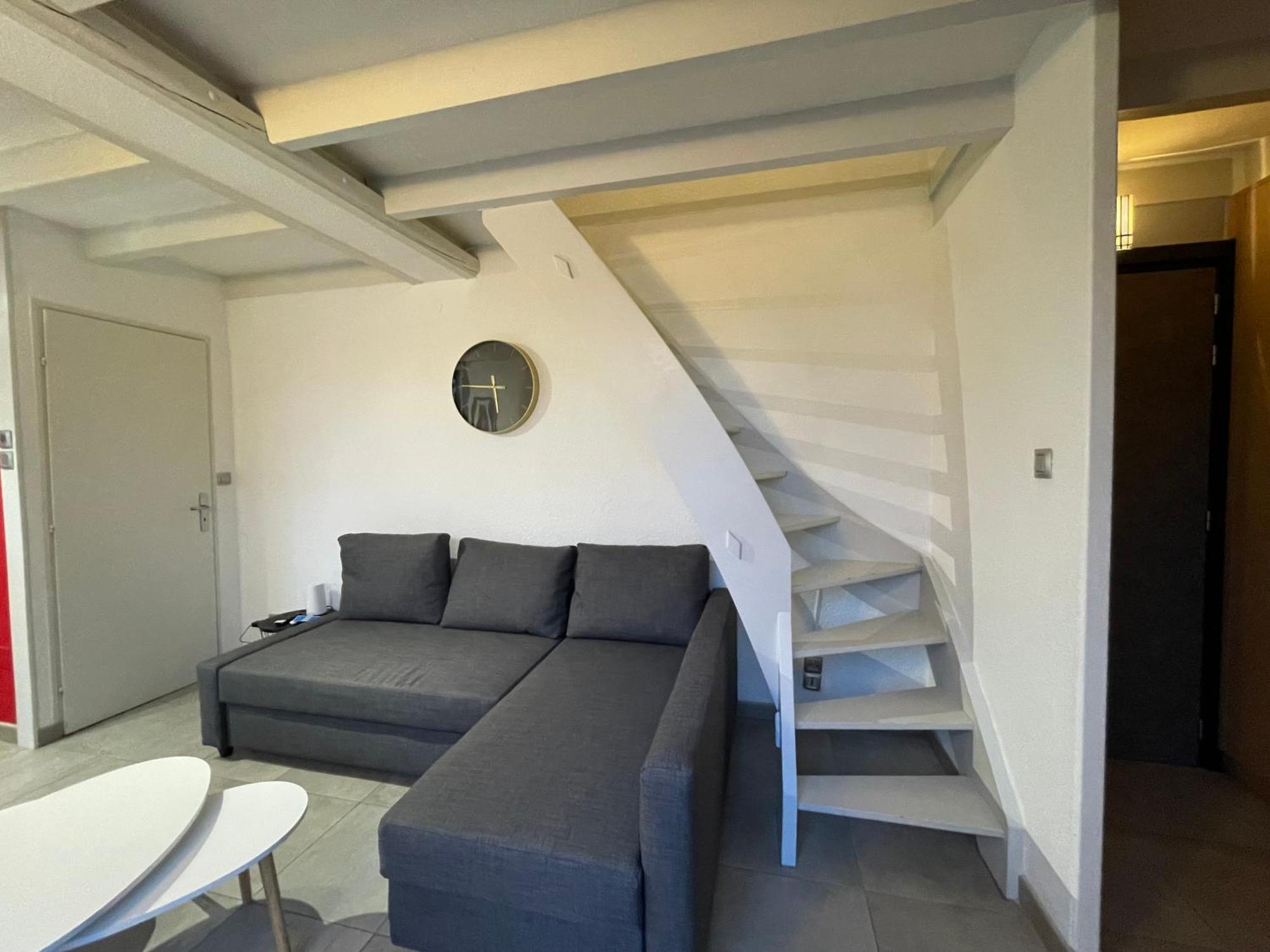 Fathala - Appartement Lumineux En Dernier Etage - Face A La Gare Routiere ซาร์บูร์ก ภายนอก รูปภาพ